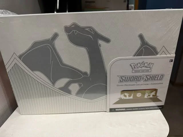 Pokémon Sword & Shield Charizard Ultra-Premium Collection